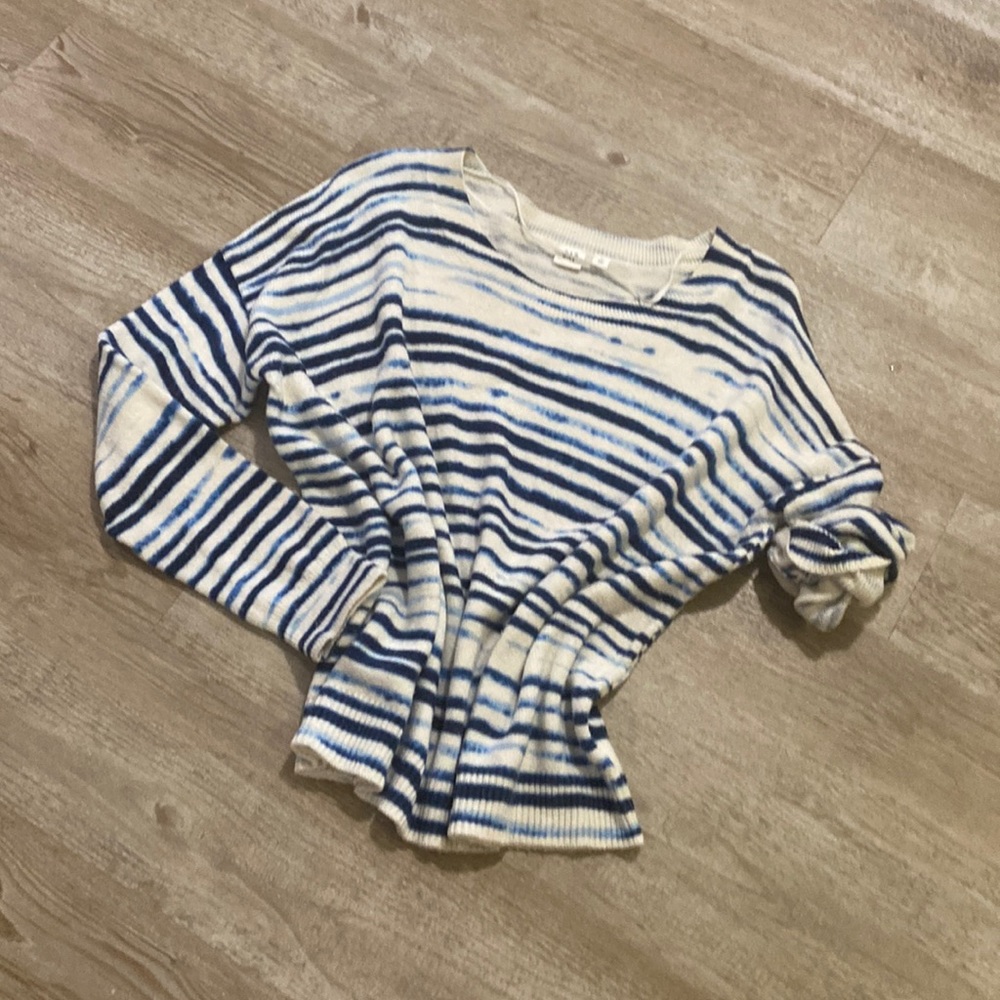 GAP sweater